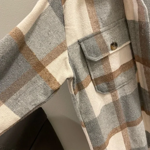 Thread Supply Shacket - Picture 4 of 4